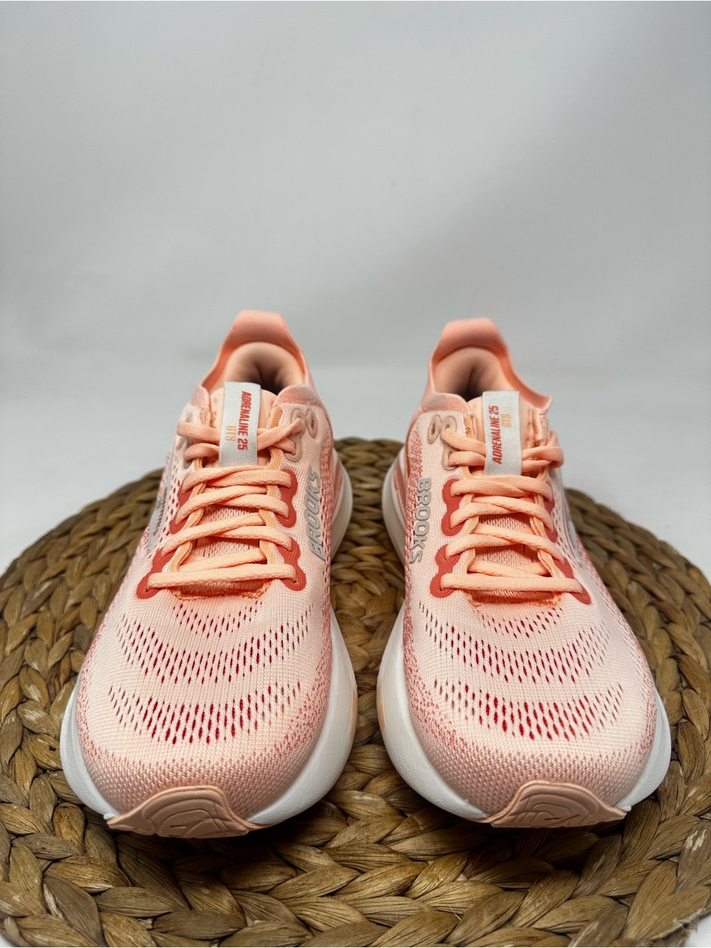 BROOKS Adrenaline GTS 25 Running Shoes Peach Echo Coconut Size 6.5 Women's - Picture 5 of 9